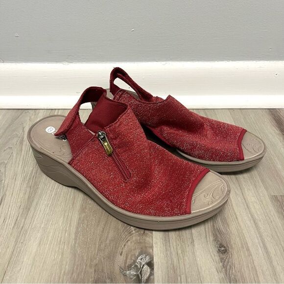 Bzees Sandals Women’s 10W Delicious Red and Tan Wedge Adjustable Strap - Picture 1 of 7